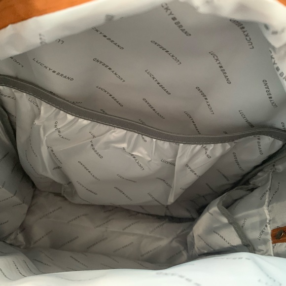 NWT 🍀 Lucky Brand: Gray Canvas, Brown Faux Leather, 18x12x5.5 inches, Zips Logo - Picture 5 of 12